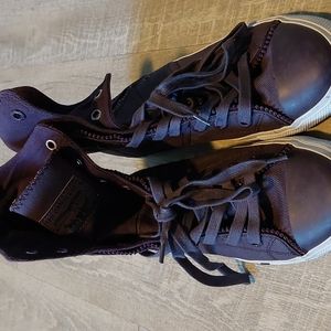 Men size 9.5 Levi's hightop